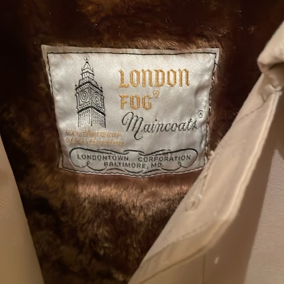 London Fog fur lined trench coat - Picture 2 of 7